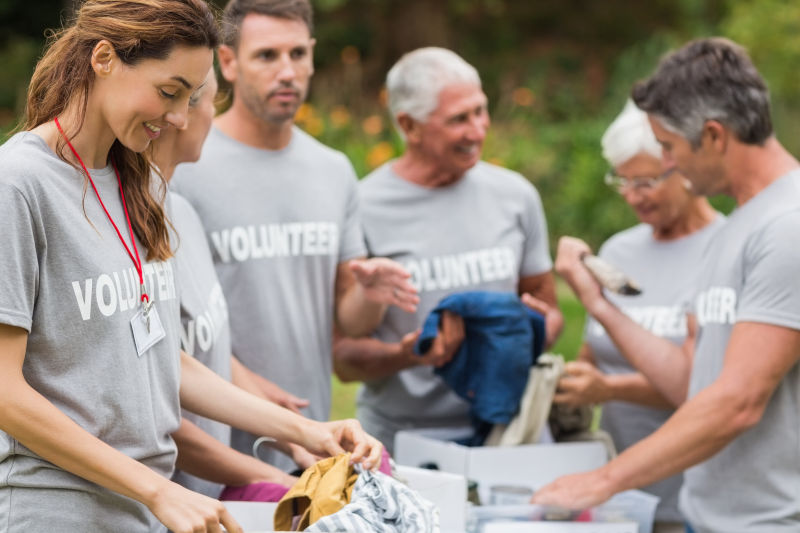 volunteers helping charity